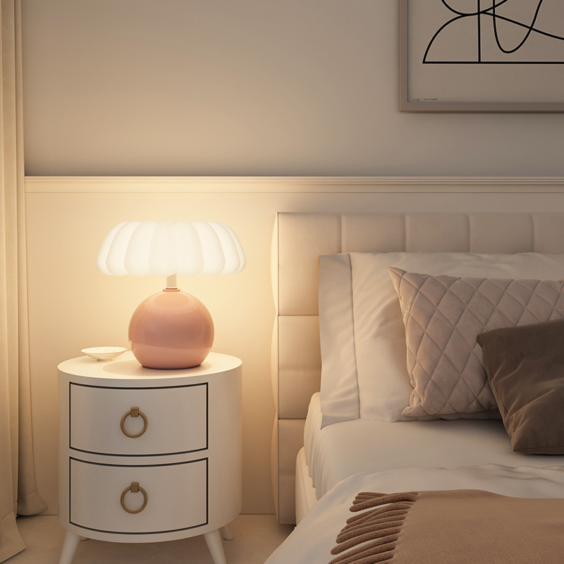 Krem tarzı başucu masa lambası - Mushroom Table Lamp incelemesi ve fiyatı