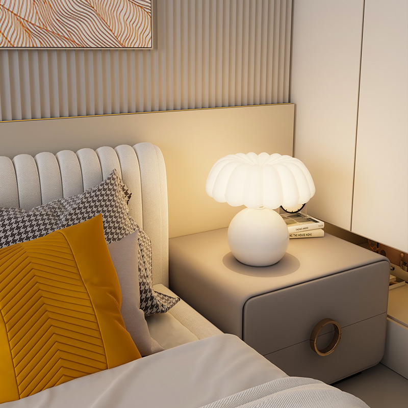 Krem tarzı başucu masa lambası - Mushroom Table Lamp incelemesi ve fiyatı